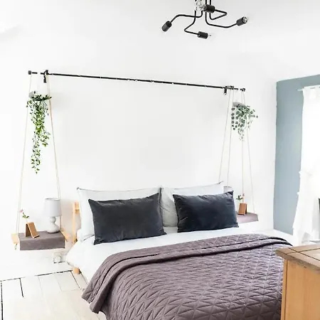 Апартаменты Cute Self Catering Flat In The Brecon Beacons Крикхауэлл Экстерьер фото